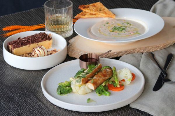 Ba Phép Thuật Vị Giác tại Charlie’s Corner Bistro